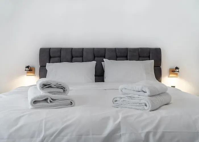 Syntagma Square, 60Sqm Platinum Suite