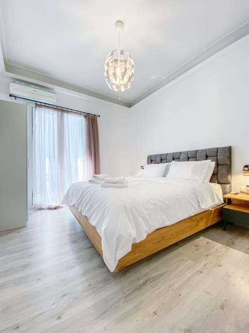Syntagma Square, 60sqm Platinum *